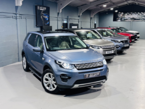 2019 Land Rover Discovery Sport 2.0 Td4 Hse in Blue — image 4