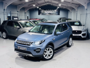 2019 Land Rover Discovery Sport 2.0 Td4 Hse in Blue — image 5