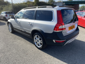 2013 Volvo Xc70 2.4 D4 Se Lux in Silver — image 5