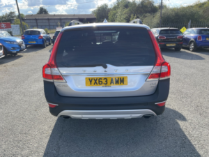 2013 Volvo Xc70 2.4 D4 Se Lux in Silver — image 6