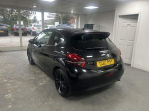 2017 Peugeot 208 1.2 Puretech Black Edition in Black — image 6
