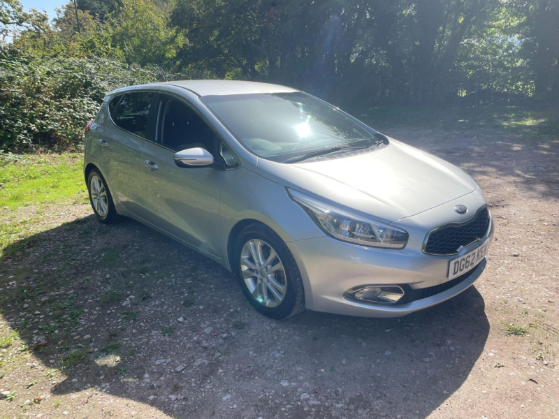 2012 Kia Ceed 1.6 Crdi Ecodynamics 3 Euro 5 (s/s) 5dr in Silver — image 1