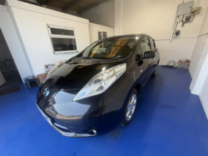 2014 Nissan Leaf 24kwh Acenta in Black — image 3