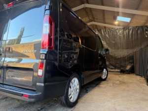 2015 Renault Trafic 1.6 Dci 27 Sport Swb Standard Roof Euro 5 5dr in Black — image 6