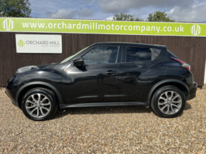 2015 Nissan Juke 1.2 Dig-T Tekna in Black — image 3