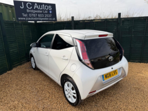 2016 Toyota Aygo 1.0 Vvt-I X-Pure Euro 6 5dr in White — image 5