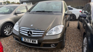 2011 Mercedes-Benz A Class 2.0 A180 Cdi Avantgarde Se 5dr in Brown — image 2