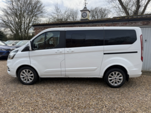 2022 Ford Tourneo Custom 2.0 Tourneo Custom Titanium 8 Seater Bus in White — image 4