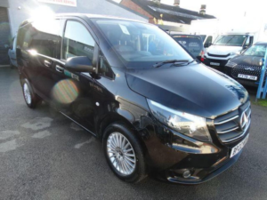 2022 Mercedes-Benz Vito 2.0 116 Cdi Premium Crew Van G-Tronic Rwd L1 Euro 6 (s/s) 5dr in Black — image 2