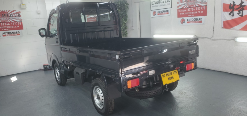 2024 Suzuki Carry 660cc Automatic Pick Up in Black — image 1