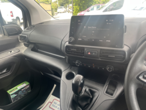 2020 Vauxhall Combo 1.6 Turbo D 2300 Sportive in White — image 3