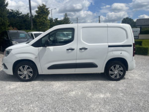 2020 Vauxhall Combo 1.6 Turbo D 2300 Sportive in White — image 5