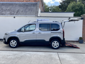 2021 Peugeot Rifter 1.5 Bluehdi Allure Horizon – Allied Mobility Conversion Wheelchair Adapted Wav in Beige — image 2