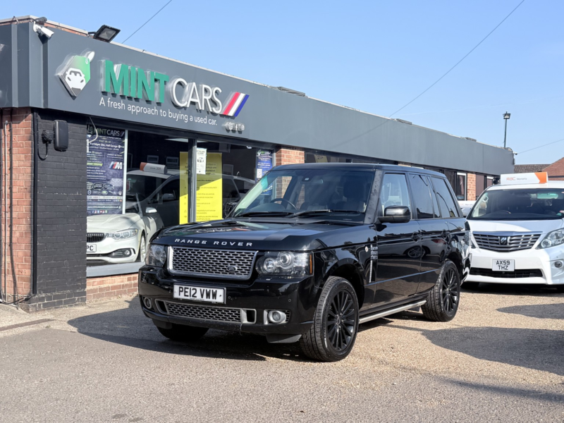 2012 Land Rover Range Rover 4.4 Td V8 Autobiography in Black — image 1