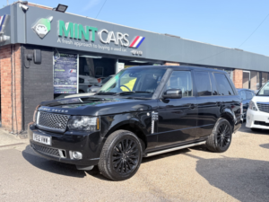 2012 Land Rover Range Rover 4.4 Td V8 Autobiography in Black — image 3