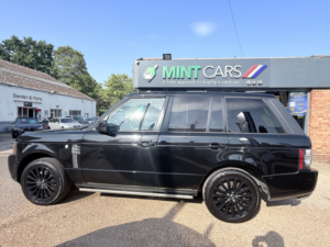 2012 Land Rover Range Rover 4.4 Td V8 Autobiography in Black — image 6