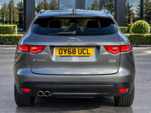 2018 Jaguar F-Pace 2.0 D180 R-Sport Auto AWD Euro 6 (s/s) 5dr in Grey — image 6