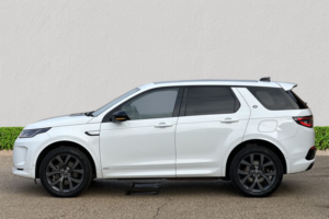 2021 Land Rover Discovery Sport 1.5 P300e 12.2kwh R-Dynamic Se SUV 5dr Petrol Plug-In Hybrid Auto 4WD Euro 6 (s/s) (309 Ps) in White — image 4