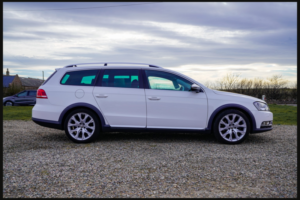 2014 Volkswagen Passat 2.0 Tdi Bluemotion Tech Alltrack in White — image 4