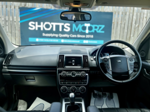 2014 Land Rover Freelander 2 2.2 Td4 Se Tech in Black — image 3