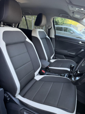 2019 Volkswagen T-Roc 2.0 Tdi Sel in Black — image 2