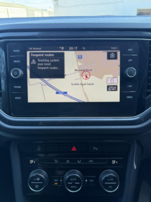 2019 Volkswagen T-Roc 2.0 Tdi Sel in Black — image 5