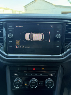2019 Volkswagen T-Roc 2.0 Tdi Sel in Black — image 6