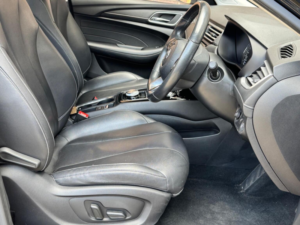 2022 MG Mg5 61.1kwh Exclusive Long Range Auto 5dr in Black — image 3