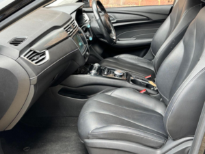 2022 MG Mg5 61.1kwh Exclusive Long Range Auto 5dr in Black — image 5
