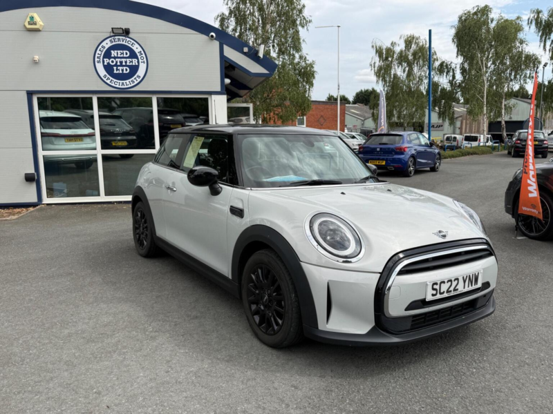 2022 MINI Hatch 1.5 Cooper Classic Euro 6 (s/s) 3dr in Silver — image 1