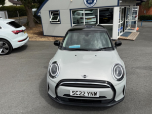 2022 MINI Hatch 1.5 Cooper Classic Euro 6 (s/s) 3dr in Silver — image 2