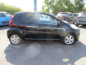 2013 Peugeot 107 1.0 12v Allure in Black — image 2