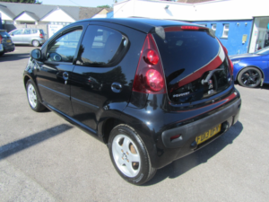 2013 Peugeot 107 1.0 12v Allure in Black — image 5