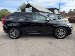 2017 Volvo Xc60 2.4 D5 R-Design Nav SUV 5dr Diesel Auto AWD Euro 6 (s/s) (220 Ps) in Black — image 5