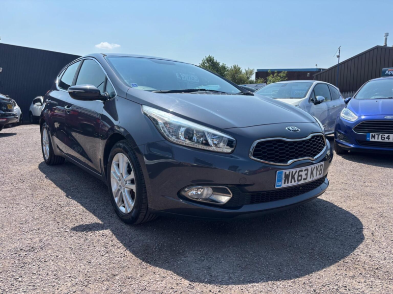 2013 Kia Ceed 1.4 2 Euro 5 5dr in Grey — image 1