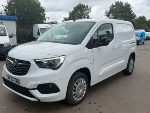 2023 Vauxhall Combo 1.5 Turbo D 2300 Pro Panel Van 5dr Diesel Manual L1 H1 Euro 6 (s/s) (100 Ps) in White — image 5