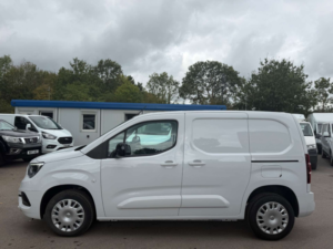 2023 Vauxhall Combo 1.5 Turbo D 2300 Pro Panel Van 5dr Diesel Manual L1 H1 Euro 6 (s/s) (100 Ps) in White — image 6