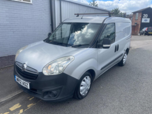 2012 Vauxhall Combo 1.3 Cdti 2000 Ecoflex 16v Fwd L1 H1 (s/s) 3dr in Silver — image 2