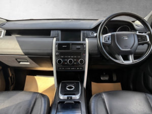 2016 Land Rover Discovery Sport 2.0 Td4 Hse Black in White — image 2
