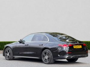 2024 Mercedes-Benz E Class 2.0 E300e 25.4kwh Amg Line (premium) Saloon 4dr Petrol Plug-In Hybrid G-Tronic Euro 6 (s/s) (313 Ps) in Black — image 5