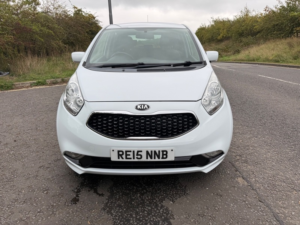 2015 Kia Venga 3 Isg in White — image 3