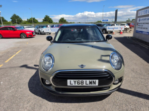 2018 MINI Clubman 1.5 Cooper Classic Euro 6 (s/s) 6dr in Grey — image 2