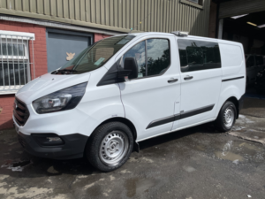 2018 Ford Transit Custom 2.0 320 Ecoblue Crew-Cab in White — image 3