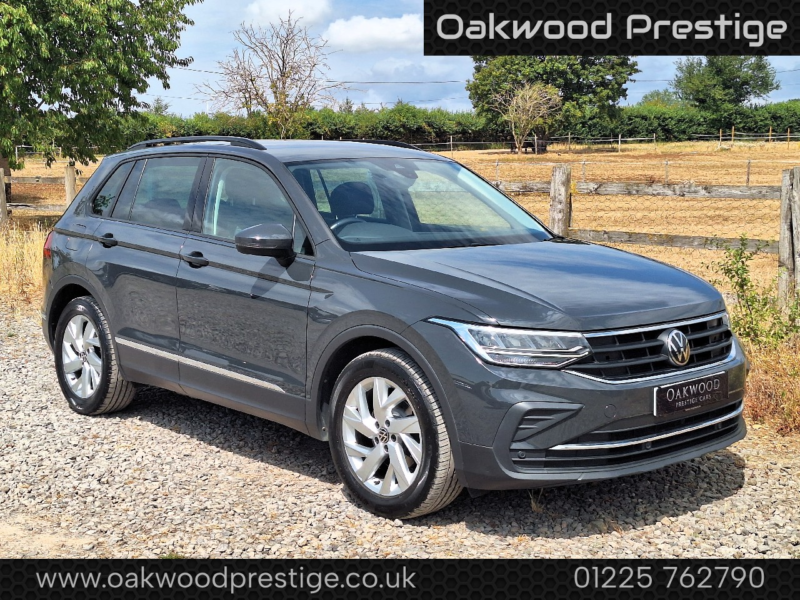 2022 Volkswagen Tiguan 2.0 Tdi Life in Grey — image 1