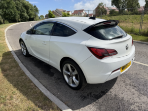 2015 Vauxhall Astra Gtc 1.4 I Turbo Limited Edition in White — image 5