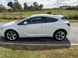 2015 Vauxhall Astra Gtc 1.4 I Turbo Limited Edition in White — image 6