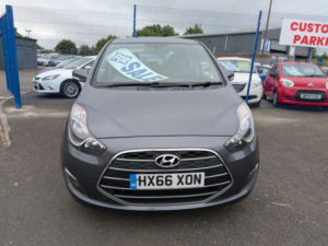 2016 Hyundai Ix20 1.4 Ix20 Se 1.4 Bd in Grey — image 2