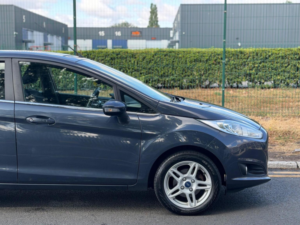 2013 Ford Fiesta 1.25 Zetec Euro 5 5dr in Grey — image 6