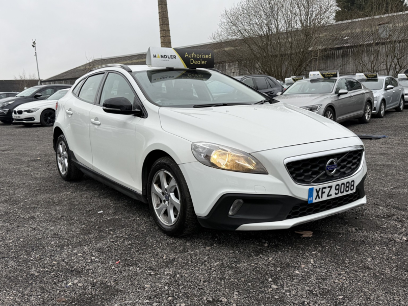 2015 Volvo V40 Cross Country 1.6 Se D2 (115hp) in White — image 1