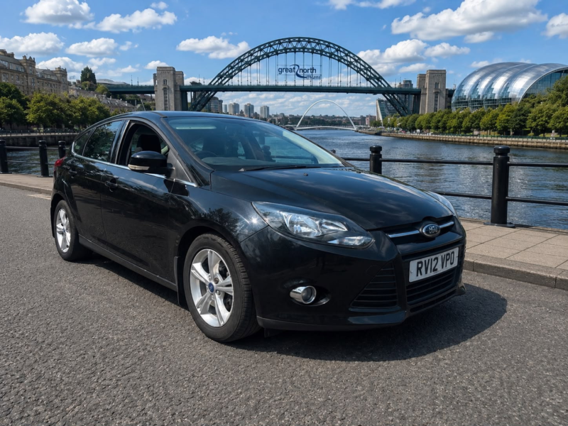2012 Ford Focus 1.6 Tdci Zetec Hatchback 5dr Diesel Manual Euro 5 (s/s) (115 Ps) in Black — image 1